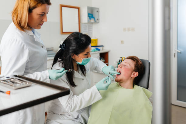 Best Weekend Emergency Dentist in Norton Center, MA